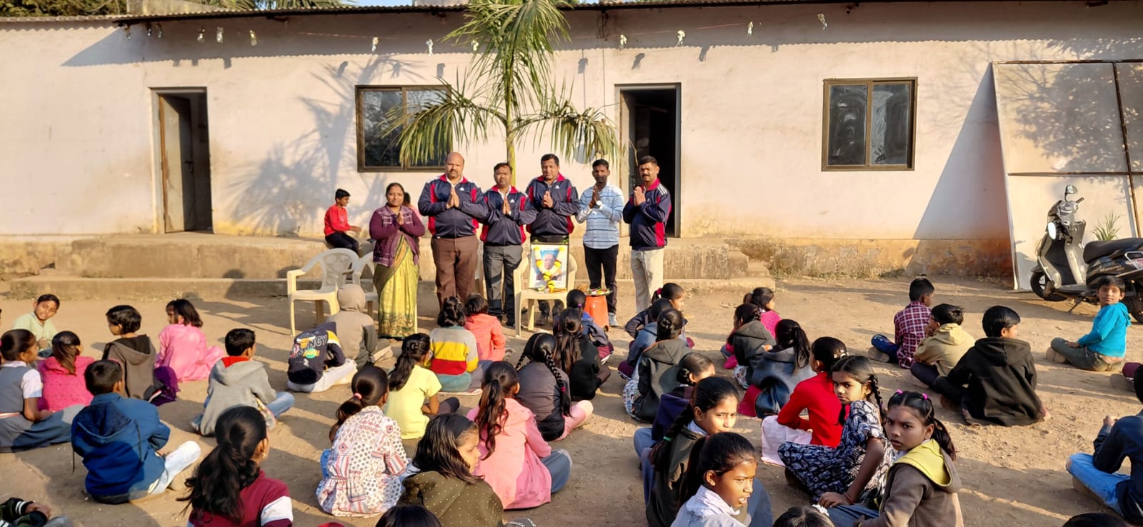 आदर्श शिक्षण प्रसारक मंडळाच्या श्रद्धास्थान कै. कमलताई विसपुते यांची १३ वी पुण्यतिथी भावपूर्ण वातावरणात साजरी