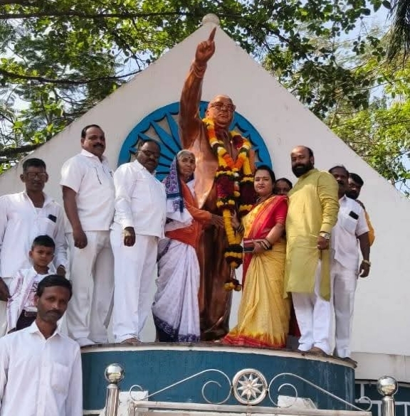 त्र्यंबकेश्वर येथे डॉ. बाबासाहेब आंबेडकर स्मरणदिन उत्साहात साजरा; ९८ वर्षांपूर्वीच्या ऐतिहासिक भेटीला अभिवादन