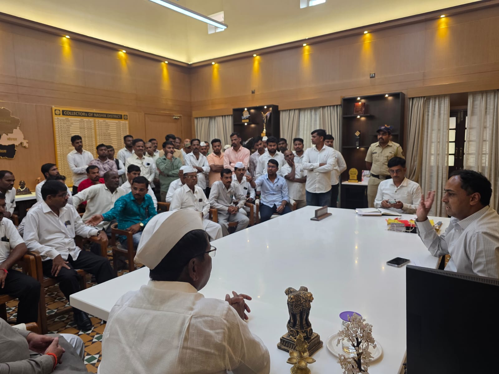 घोटी–त्र्यंबकेश्वर भूसंपादन प्रश्नावर जिल्हाधिकारी कार्यालयात उच्चस्तरीय संयुक्त बैठक