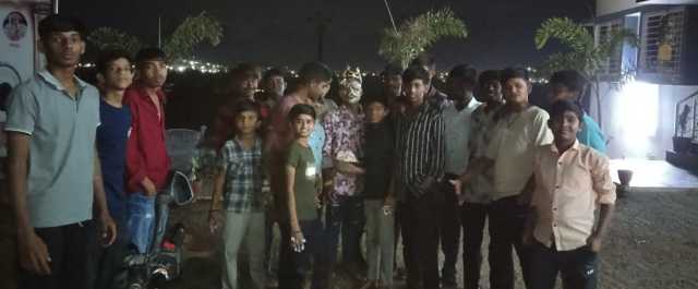 किसन भाऊ शिद यांचा वाढदिवस जल्लोषात साजरा; फटाक्यांची आतषबाजी, ढोल-ताशांचा गजर आणि मित्रपरिवाराचा उत्स्फूर्त सहभाग