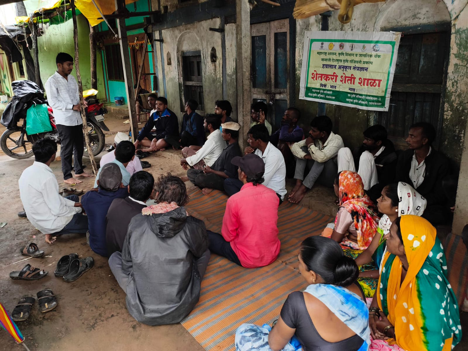 तळेगावात भात शेती कार्यशाळेला उत्स्फूर्त प्रतिसाद; शेतकऱ्यांना आधुनिक तंत्रज्ञानाचे मार्गदर्शन